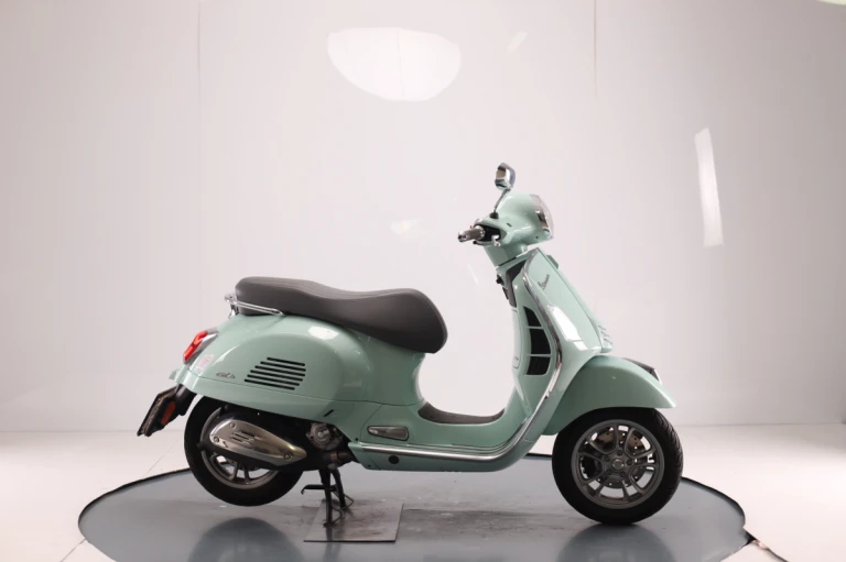Vespa 300 GTS 2024 #3687
