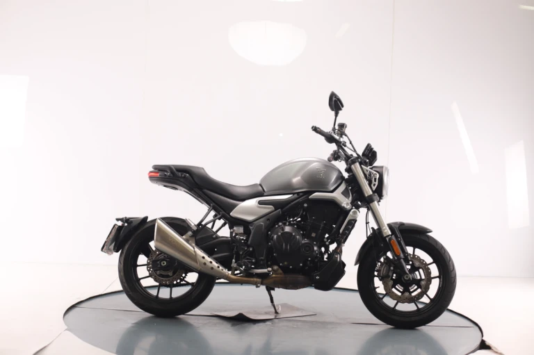 Voge 500 AC 2023 #4084